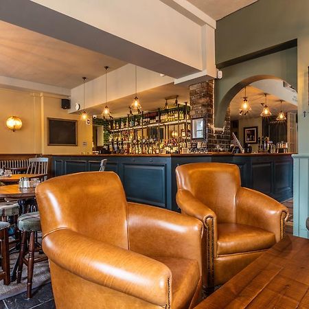 Greyhound Hotel Carshalton Bagian luar foto