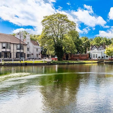Greyhound Hotel Carshalton Bagian luar foto