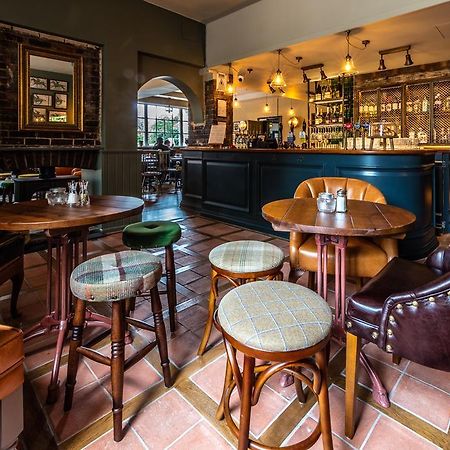 Greyhound Hotel Carshalton Bagian luar foto