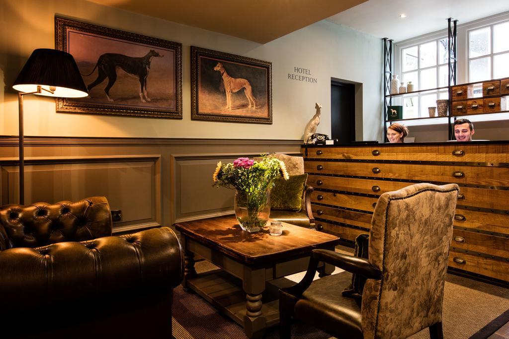 Greyhound Hotel Carshalton Bagian luar foto