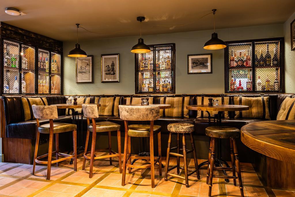 Greyhound Hotel Carshalton Bagian luar foto