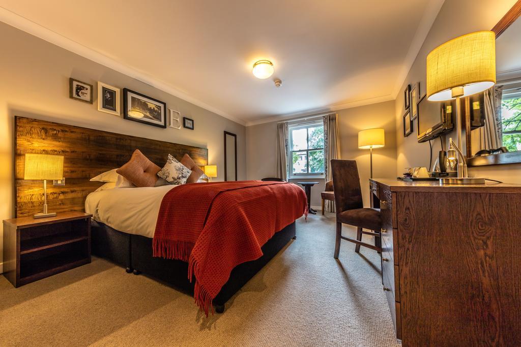 Greyhound Hotel Carshalton Bagian luar foto