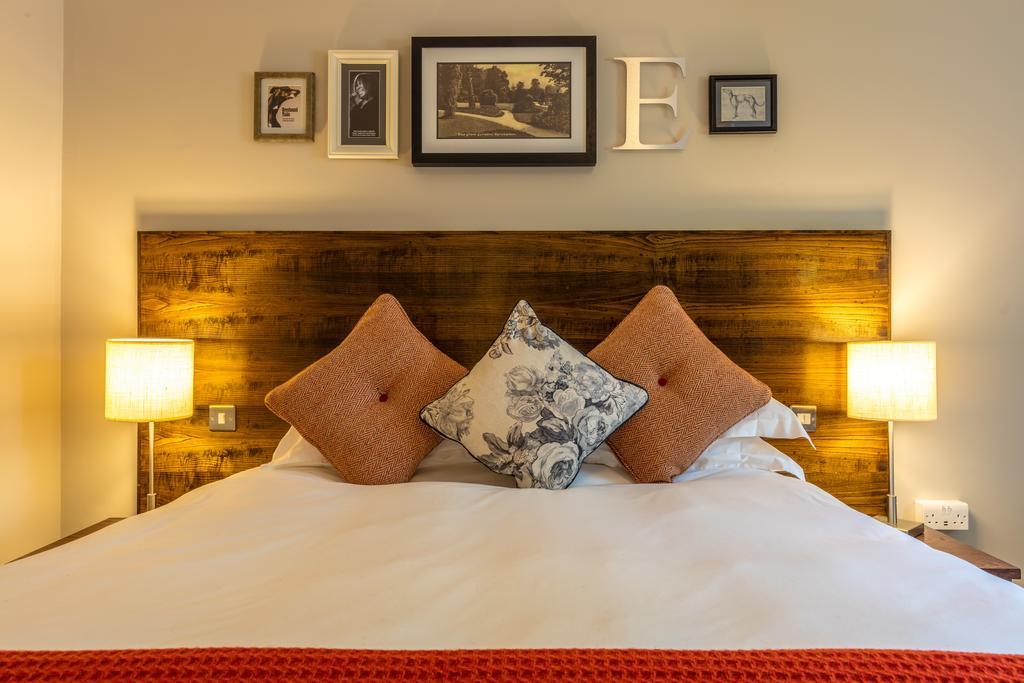 Greyhound Hotel Carshalton Bagian luar foto