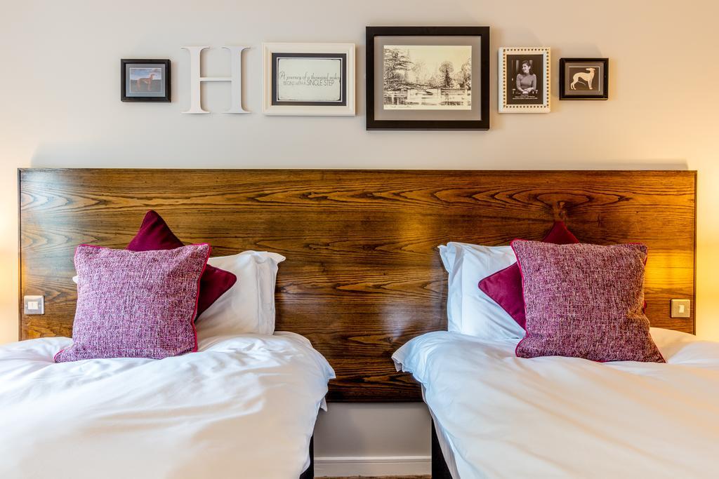Greyhound Hotel Carshalton Bagian luar foto