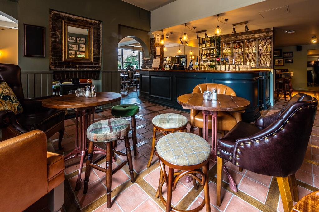 Greyhound Hotel Carshalton Bagian luar foto