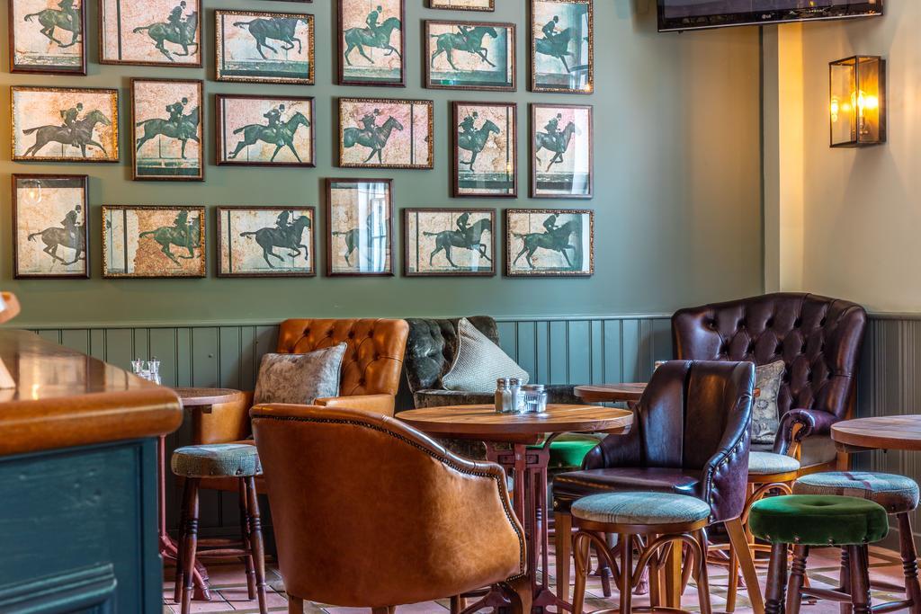 Greyhound Hotel Carshalton Bagian luar foto