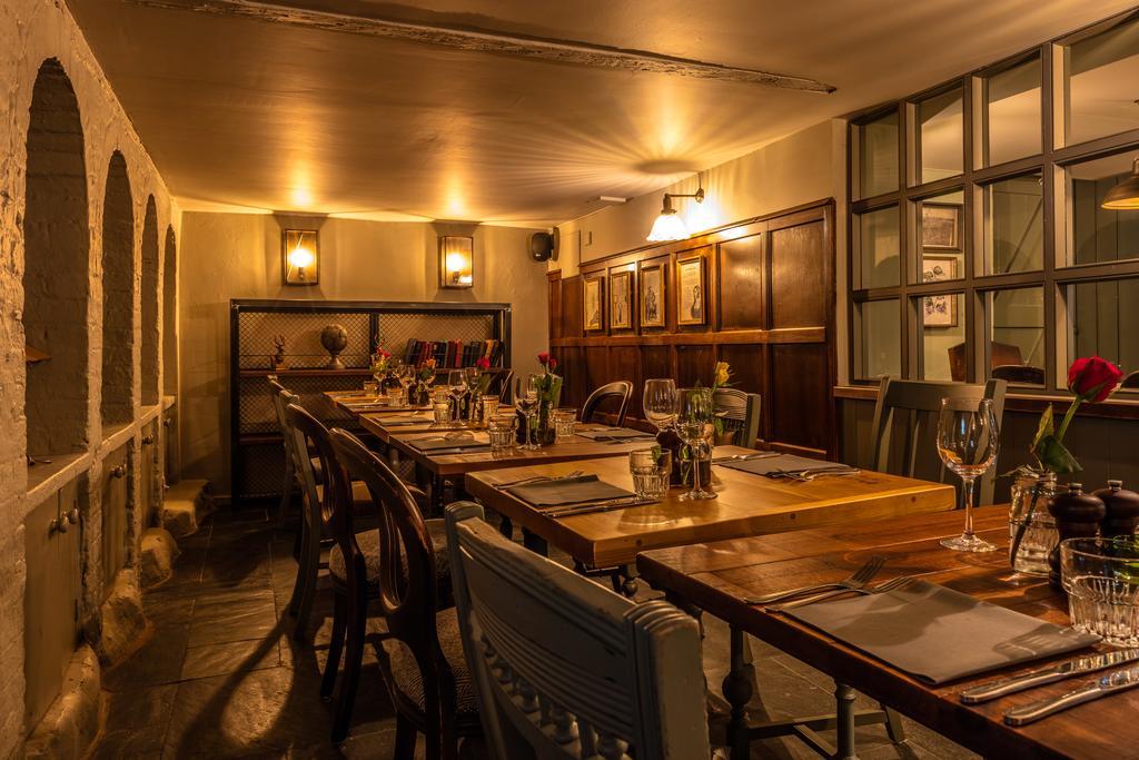 Greyhound Hotel Carshalton Bagian luar foto